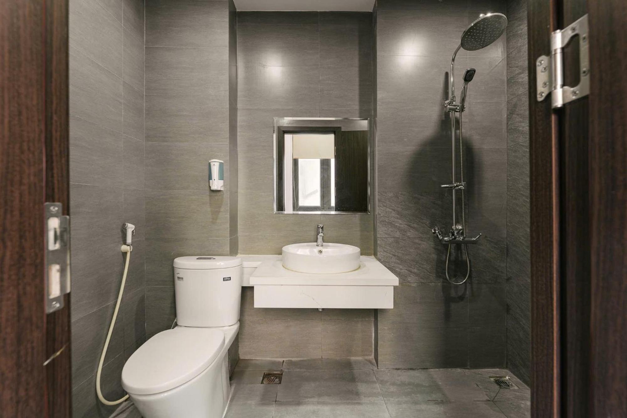 Delapong Hotel And Apartment Ha Noi ฮานอย ภายนอก รูปภาพ